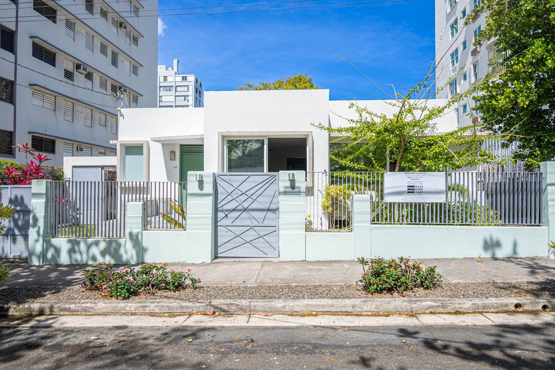 Exterior facade of house on Estado Street in Old San Juan
